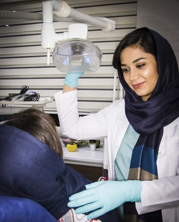 دکتر دانا زندیان - متخصص ارتودنسی دکتر دانا زندیان - متخصص ارتودنسی